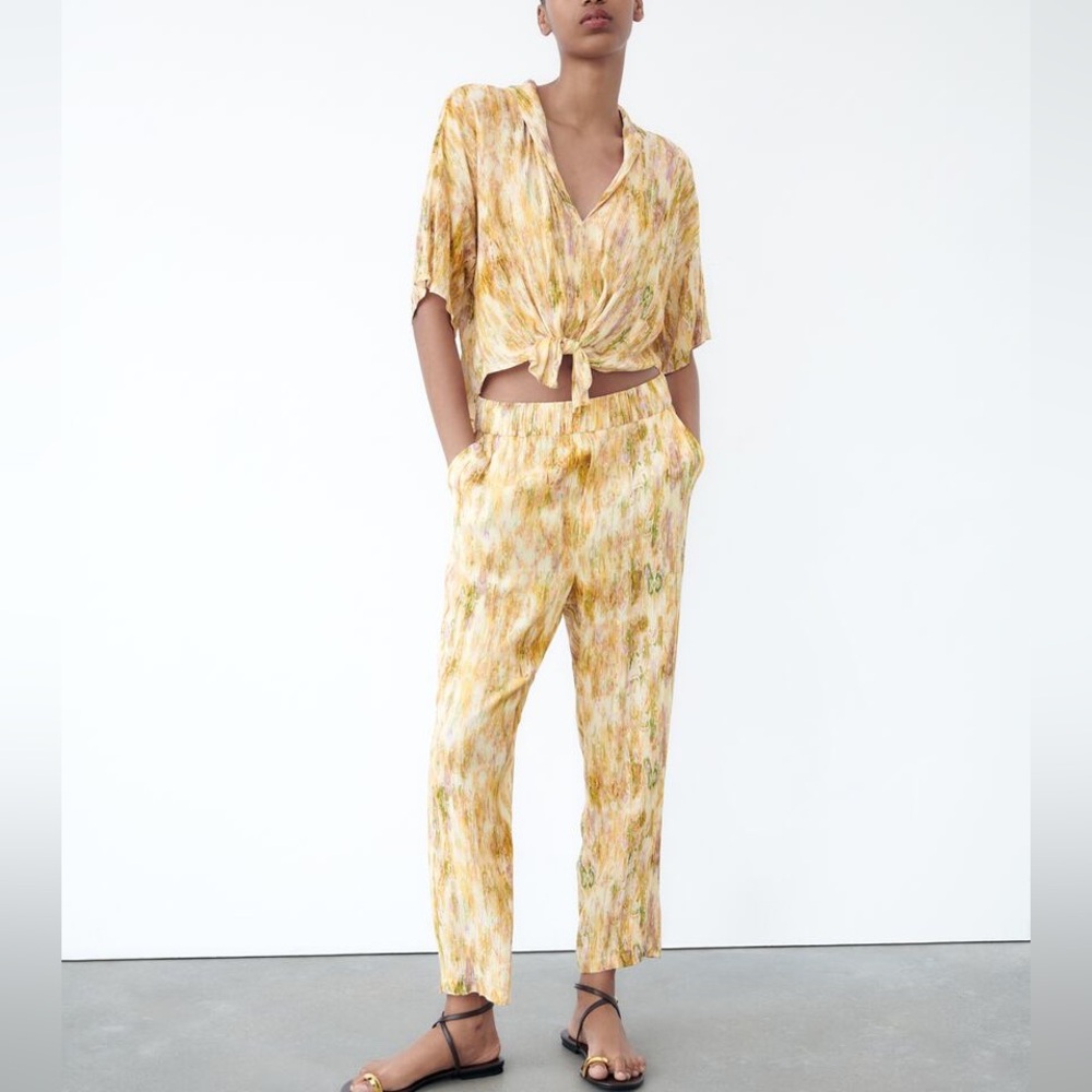 2 Piece SET Zara Pastel Yellow Metallics Shiny Printed Pants Blouse L XL